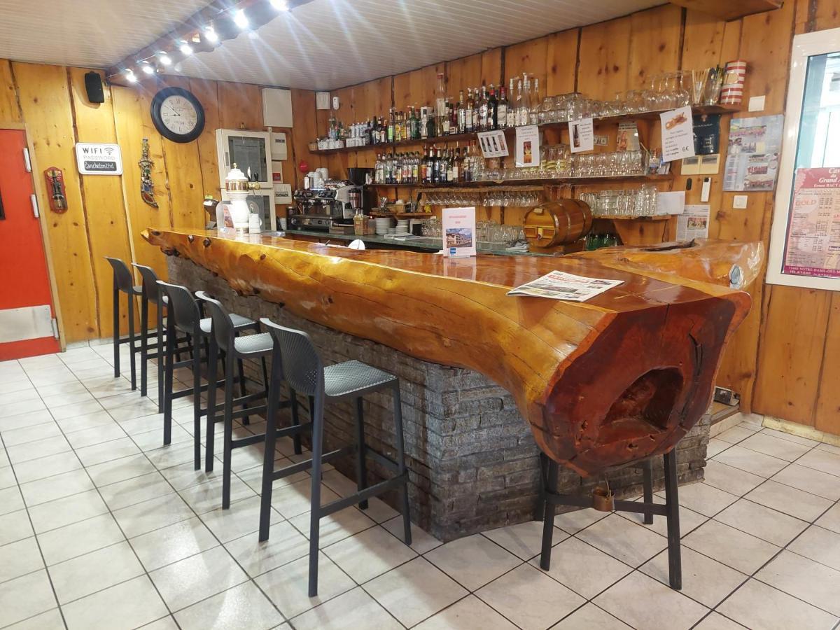 Hotel Restaurant Lancheton Saint-Julien-Mont-Denis Екстер'єр фото