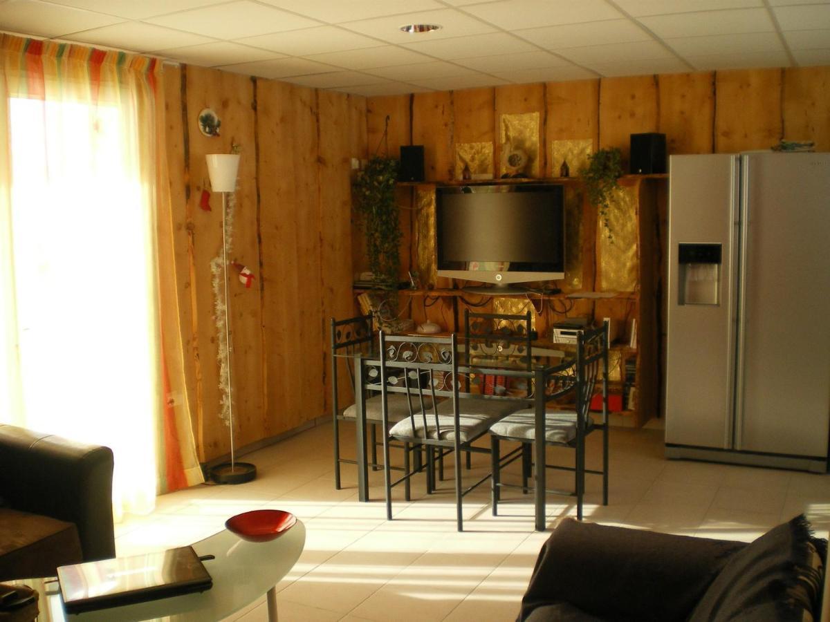 Hotel Restaurant Lancheton Saint-Julien-Mont-Denis Екстер'єр фото