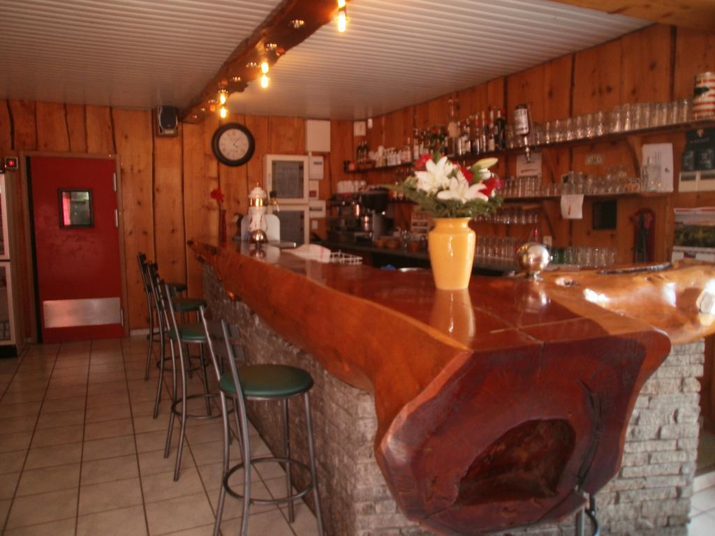 Hotel Restaurant Lancheton Saint-Julien-Mont-Denis Екстер'єр фото